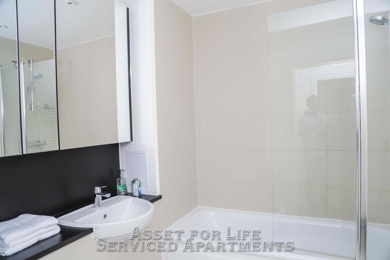 Pontoon Dock Key Workers Apartment 런던 외부 사진