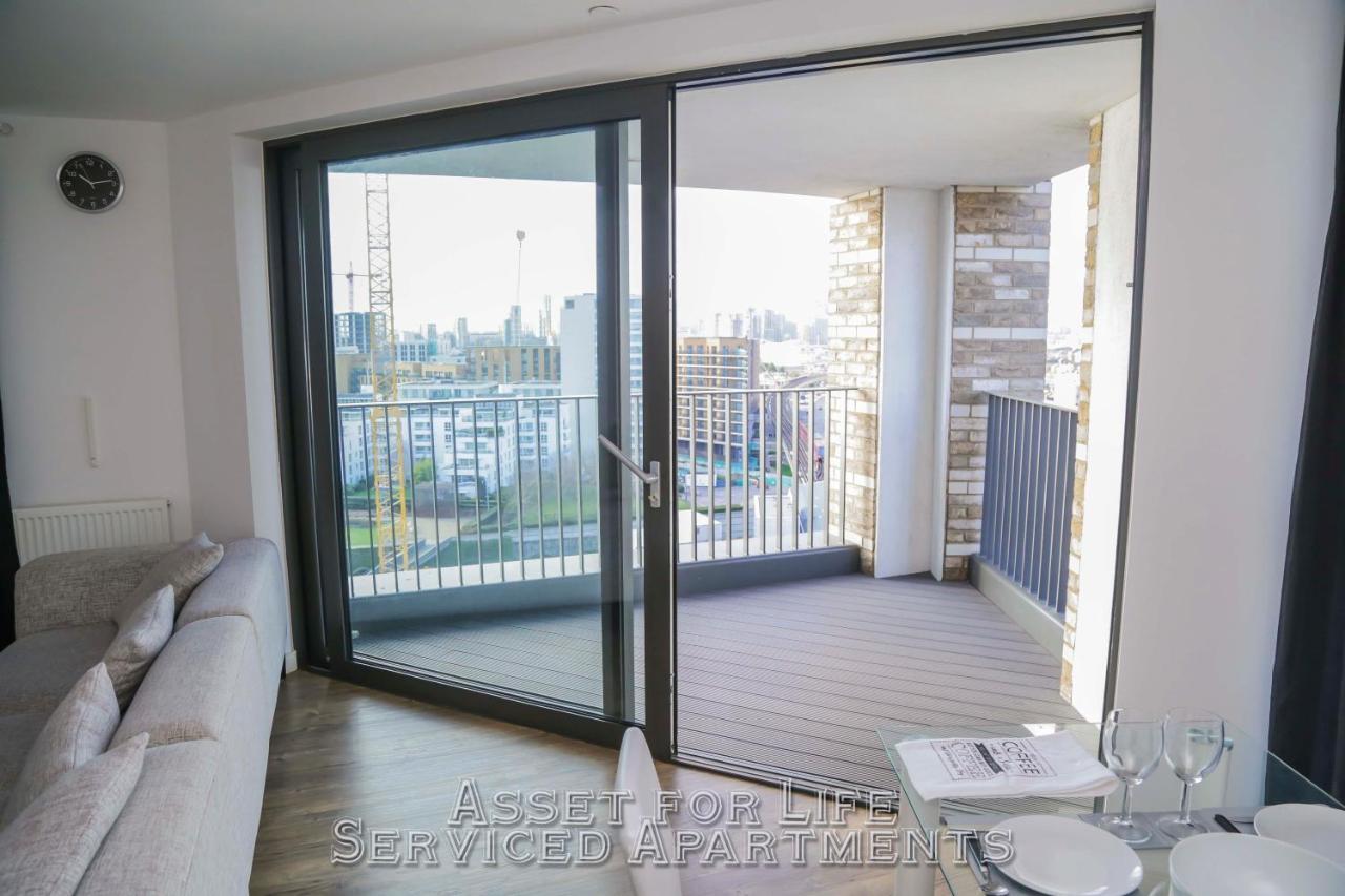 Pontoon Dock Key Workers Apartment 런던 외부 사진