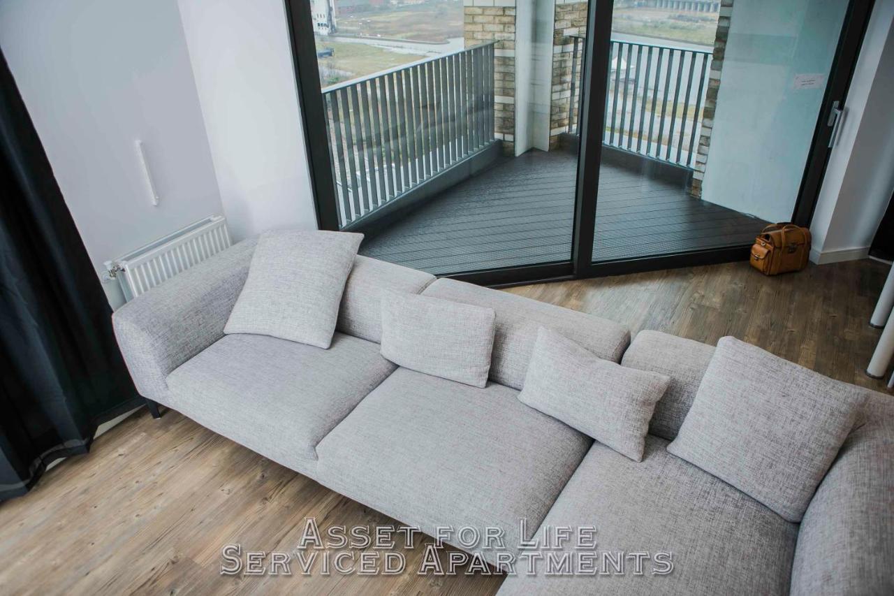 Pontoon Dock Key Workers Apartment 런던 외부 사진