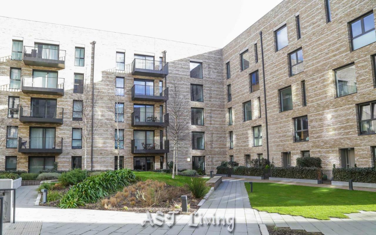 Pontoon Dock Key Workers Apartment 런던 외부 사진